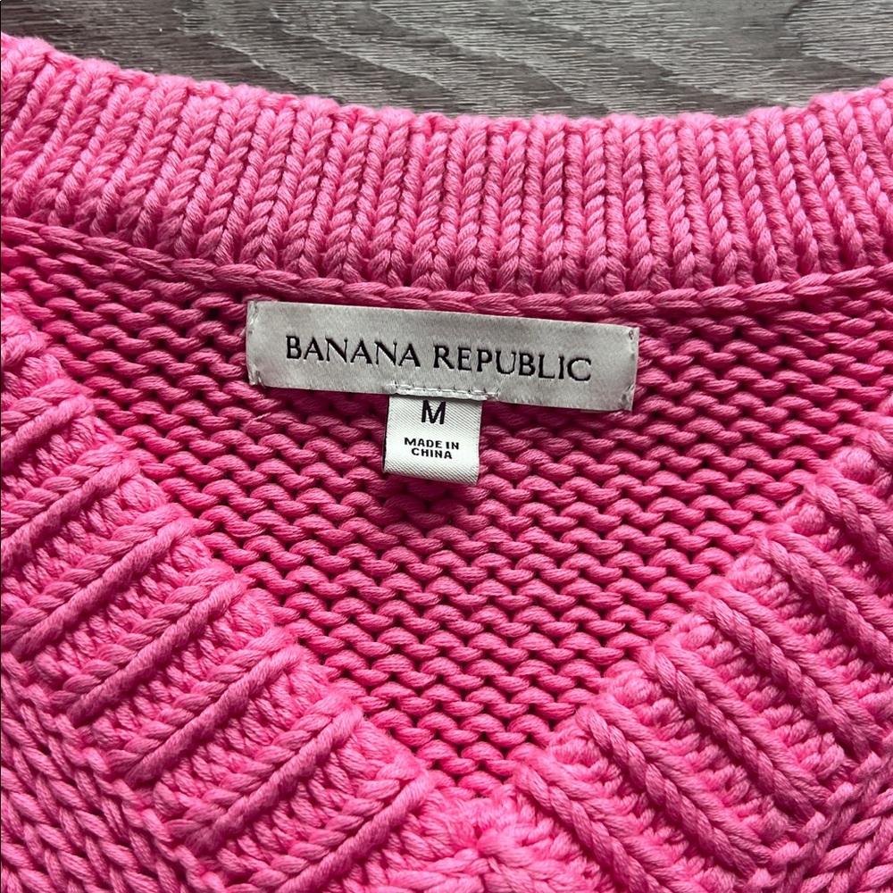 Banana republic Women's V-Neck Sweater in Bright Pink, cotton - Picture 5 of 5